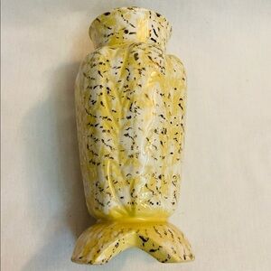 Savoy China art pottery vase footed urn shape 7.5" yellow  w/white gold splatter